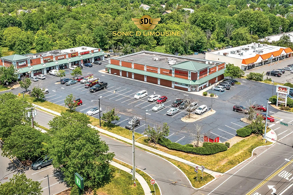 Luxurious Airport Car Service from Sonic D Limo Newark Airport (EWR) to Franklin Park, NJ